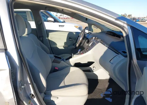 2013 Toyota Prius Three z USA, uszkodzony, nr VIN JTDKN3DU8D5538253